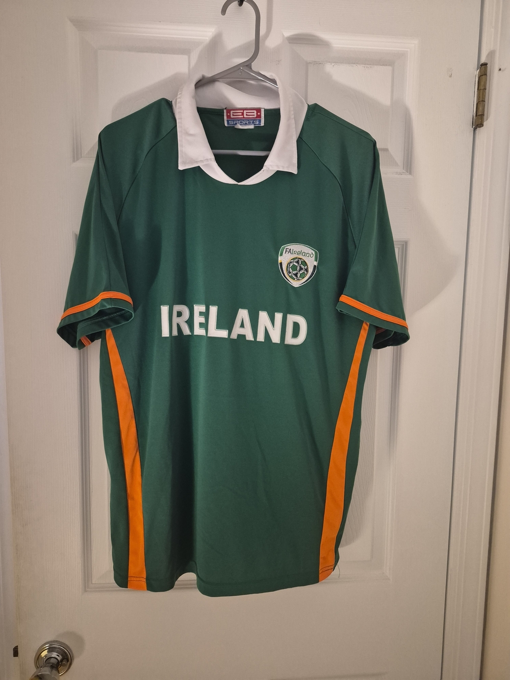 Ireland Green Short-Sleeve Soccer Jersey with White Collar